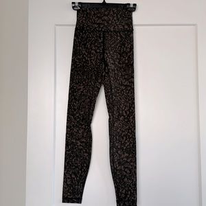 Lululemon Burgundy and Black Abstract Print Leggings Size 2